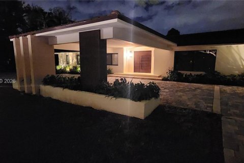 Купить виллу или дом в Майами, Флорида 4 спальни, 369.84м2, № 2048633 - фото 4