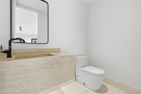 Купить виллу или дом в Майами, Флорида 4 спальни, 369.84м2, № 2048633 - фото 11