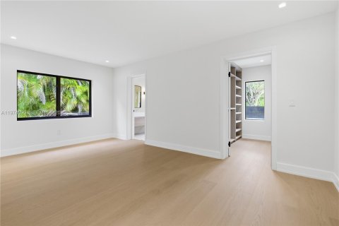 Купить виллу или дом в Майами, Флорида 4 спальни, 369.84м2, № 2048633 - фото 20