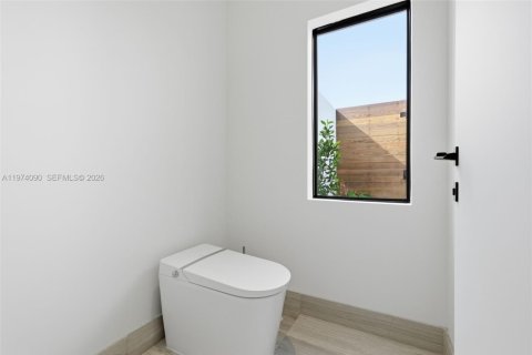 Купить виллу или дом в Майами, Флорида 4 спальни, 369.84м2, № 2048633 - фото 15