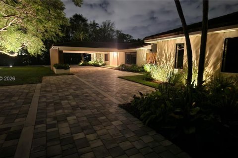 Купить виллу или дом в Майами, Флорида 4 спальни, 369.84м2, № 2048633 - фото 6