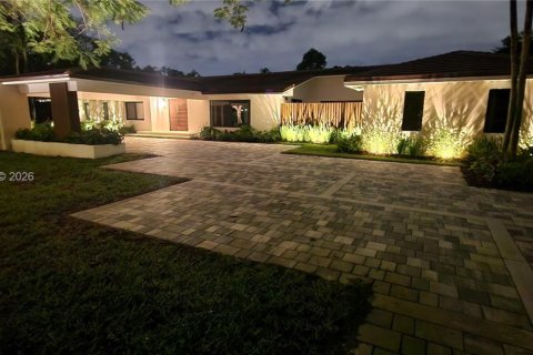 Купить виллу или дом в Майами, Флорида 4 спальни, 369.84м2, № 2048633 - фото 5