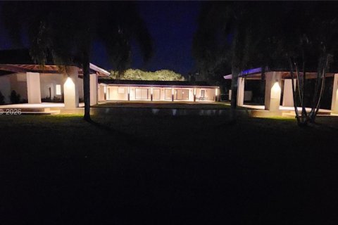 Купить виллу или дом в Майами, Флорида 4 спальни, 369.84м2, № 2048633 - фото 3