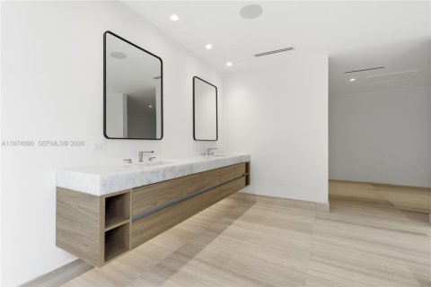 Купить виллу или дом в Майами, Флорида 4 спальни, 369.84м2, № 2048633 - фото 17