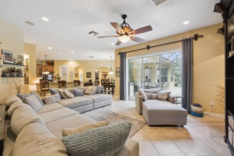 Villa ou maison à vendre à Sorrento, Floride: 4 chambres, 291.34 m2 № 2302587 - photo 4