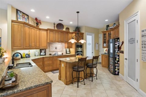 Villa ou maison à vendre à Sorrento, Floride: 4 chambres, 291.34 m2 № 2302587 - photo 5