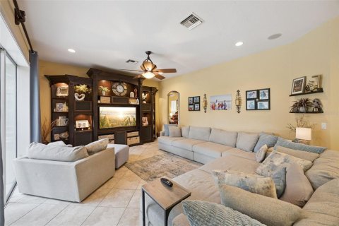 Villa ou maison à vendre à Sorrento, Floride: 4 chambres, 291.34 m2 № 2302587 - photo 12