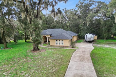 Villa ou maison à vendre à Sorrento, Floride: 4 chambres, 291.34 m2 № 2302587 - photo 3