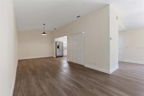 House in Palm Coast, Florida 3 bedrooms, 148.92 sq.m. № 1581261 - photo 11