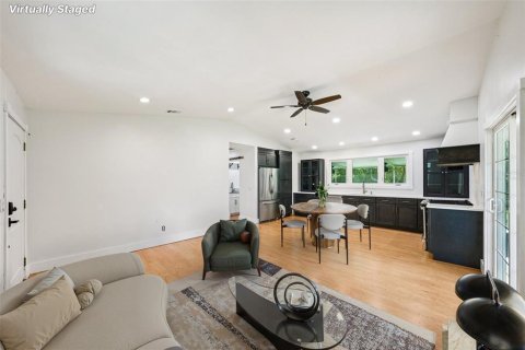 House in Wesley Chapel, Florida 3 bedrooms, 100.33 sq.m. № 1845257 - photo 7