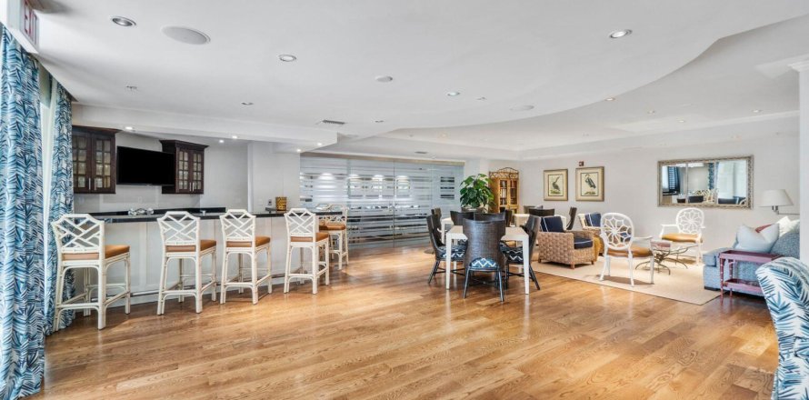 Condominio en West Palm Beach, Florida, 2 dormitorios № 1120082
