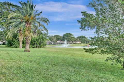 Condo in Boca Raton, Florida, 2 bedrooms  № 970331 - photo 1