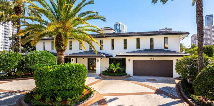 Casa en Hallandale Beach, Florida 5 dormitorios, 651.8 m2 № 2036236
