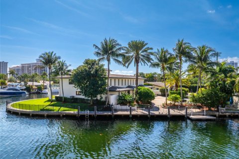 Casa en venta en Hallandale Beach, Florida, 5 dormitorios, 651.8 m2 № 2036236 - foto 21