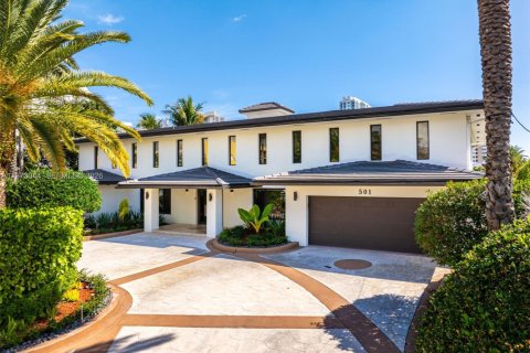 Casa en venta en Hallandale Beach, Florida, 5 dormitorios, 651.8 m2 № 2036236 - foto 11