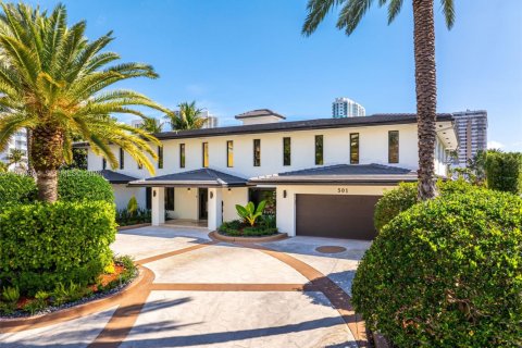 Casa en venta en Hallandale Beach, Florida, 5 dormitorios, 651.8 m2 № 2036236 - foto 19