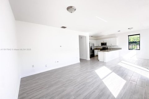 Снять в аренду виллу или дом в Майами, Флорида 3 спальни, 221.57м2, № 1972299 - фото 16