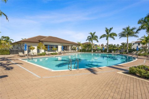 Снять в аренду виллу или дом в Майами, Флорида 3 спальни, 221.57м2, № 1972299 - фото 25