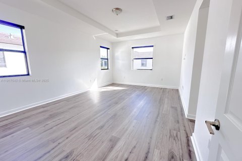 Снять в аренду виллу или дом в Майами, Флорида 3 спальни, 221.57м2, № 1972299 - фото 5