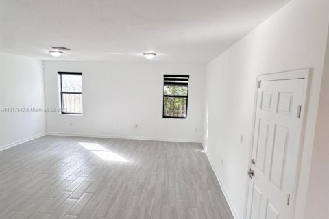 Снять в аренду виллу или дом в Майами, Флорида 3 спальни, 221.57м2, № 1972299 - фото 22