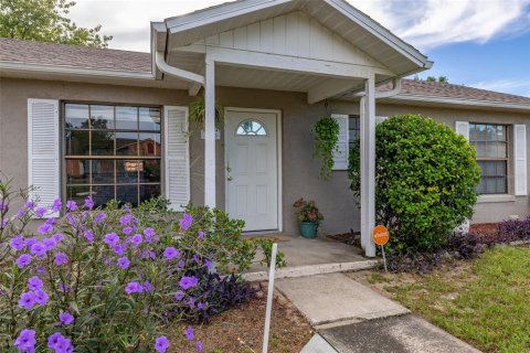 Casa en venta en Orlando, Florida, 2 dormitorios, 91.88 m2 № 1900860 - foto 2