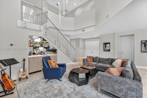 House in Hollywood, Florida 4 bedrooms, 247.12 sq.m. № 2003064 - photo 10