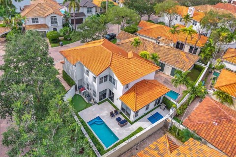 House in Hollywood, Florida 4 bedrooms, 247.12 sq.m. № 2003064 - photo 3