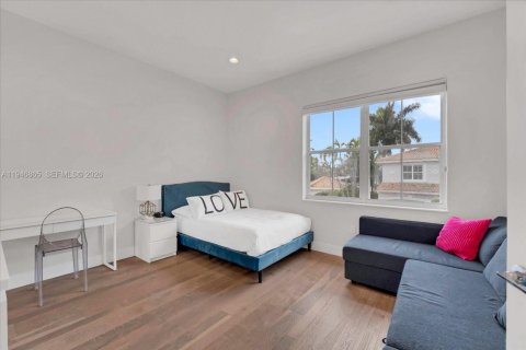 House in Hollywood, Florida 4 bedrooms, 247.12 sq.m. № 2003064 - photo 21