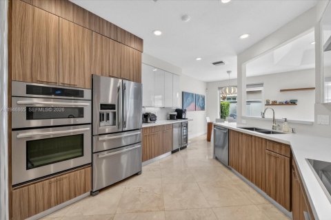 House in Hollywood, Florida 4 bedrooms, 247.12 sq.m. № 2003064 - photo 14