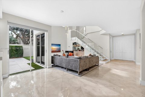 House in Hollywood, Florida 4 bedrooms, 247.12 sq.m. № 2003064 - photo 8