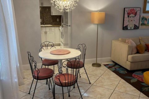 Condo in North Palm Beach, Florida, 3 bedrooms № 2247297 - photo 2