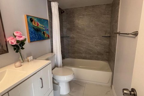 Condo in North Palm Beach, Florida, 3 bedrooms № 2247297 - photo 11