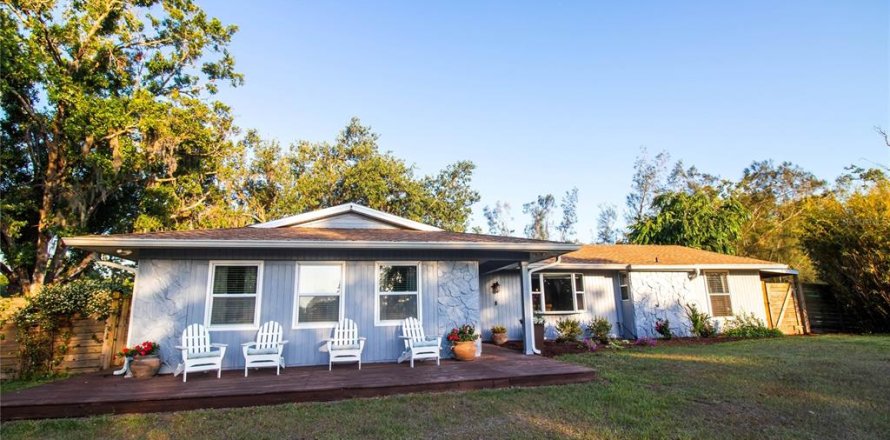 House in Sarasota, Florida 3 bedrooms, 218.69 sq.m. № 1662127