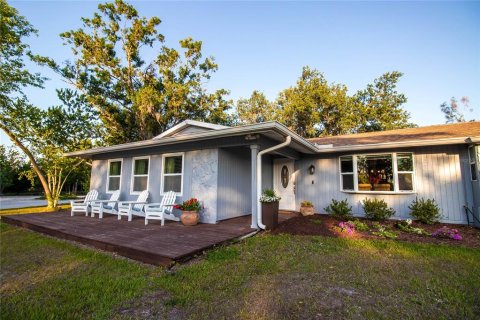 House in Sarasota, Florida 3 bedrooms, 218.69 sq.m. № 1662127 - photo 3