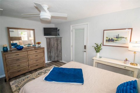House in Sarasota, Florida 3 bedrooms, 218.69 sq.m. № 1662127 - photo 14