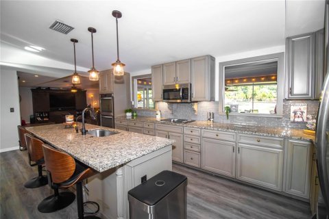 House in Sarasota, Florida 3 bedrooms, 218.69 sq.m. № 1662127 - photo 29