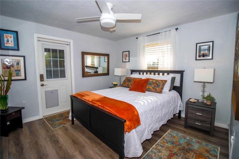 House in Sarasota, Florida 3 bedrooms, 218.69 sq.m. № 1662127 - photo 17