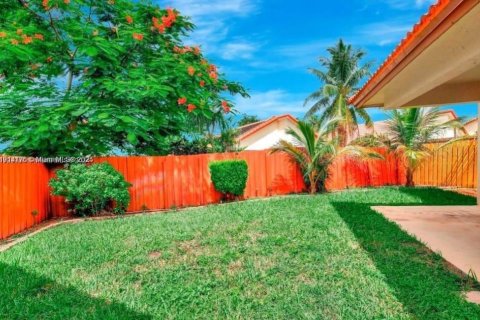 Casa en alquiler en Pembroke Pines, Florida, 3 dormitorios, 131.55 m2 № 1970497 - foto 2