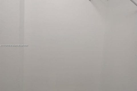 Casa en alquiler en Pembroke Pines, Florida, 3 dormitorios, 131.55 m2 № 1970497 - foto 25