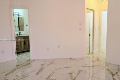 Casa en alquiler en Pembroke Pines, Florida, 3 dormitorios, 131.55 m2 № 1970497 - foto 17