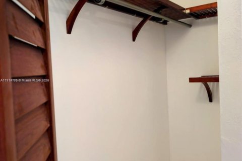 Casa en alquiler en Pembroke Pines, Florida, 3 dormitorios, 131.55 m2 № 1970497 - foto 20