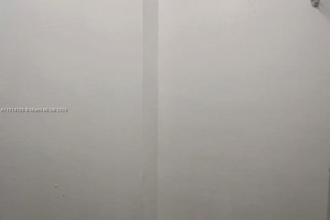 Casa en alquiler en Pembroke Pines, Florida, 3 dormitorios, 131.55 m2 № 1970497 - foto 24