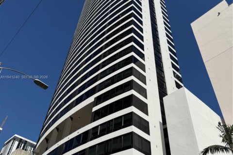 Condo in Miami, Florida, 2 bedrooms  № 1998358 - photo 2