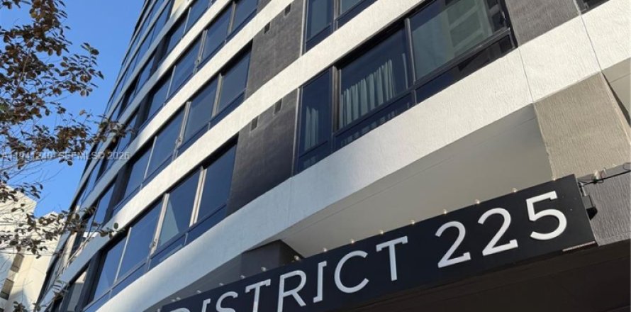 Condo in Miami, Florida, 2 bedrooms  № 1998358