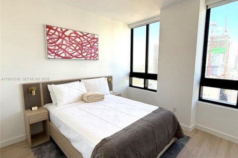 Condo in Miami, Florida, 2 bedrooms  № 1998358 - photo 15