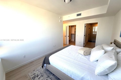 Condo in Miami, Florida, 2 bedrooms  № 1998358 - photo 5