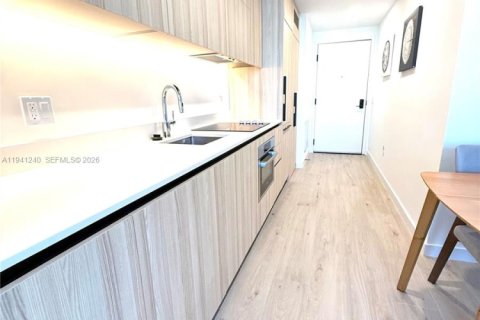 Condo in Miami, Florida, 2 bedrooms  № 1998358 - photo 18