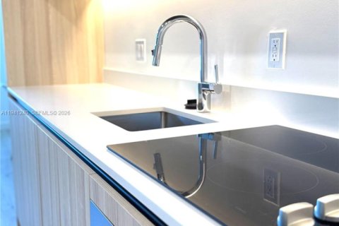 Condo in Miami, Florida, 2 bedrooms  № 1998358 - photo 20