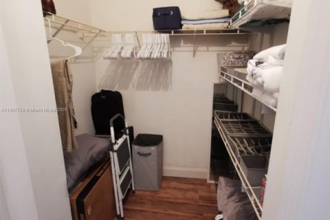 Купить таунхаус в Дорал, Флорида 2 спальни, 91.04м2, № 1963963 - фото 27