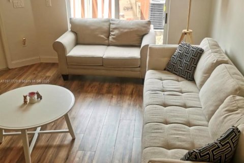 Купить таунхаус в Дорал, Флорида 2 спальни, 91.04м2, № 1963963 - фото 11